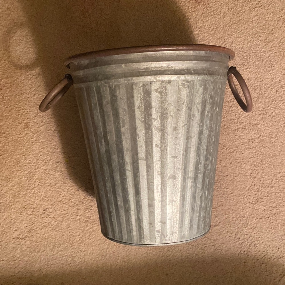 Tin Basket with Round Metal Handles